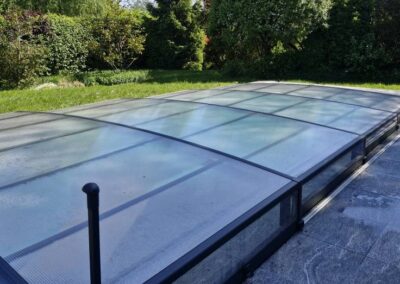 Nettoyage d'abri de piscine par R-Wash